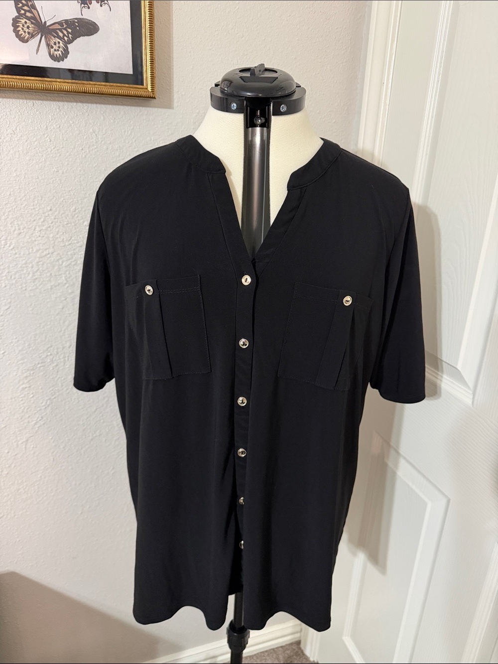 Perseption Black Short-Sleeve Button-Front Blouse